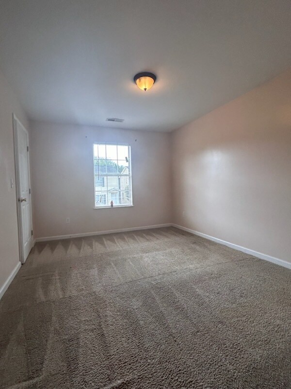 Building Photo - 2 Bedroom Apartment in Piedmont!
