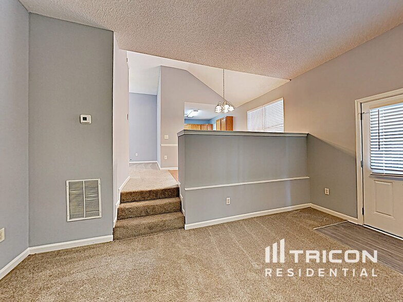 Building Photo - 6030 Crooked Creek Dr.