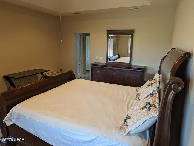 Building Photo - 3237 Country Club Dr
