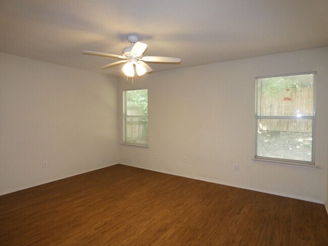 Building Photo - 10325 Bear Hollow Dr
