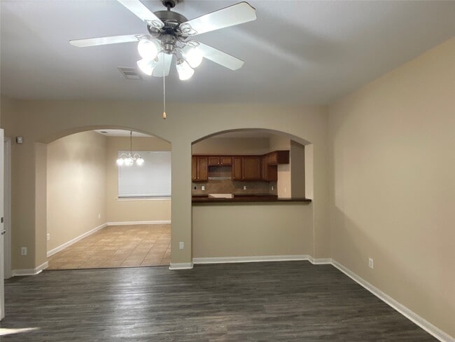 Building Photo - 4903 Summer Ridge Dr
