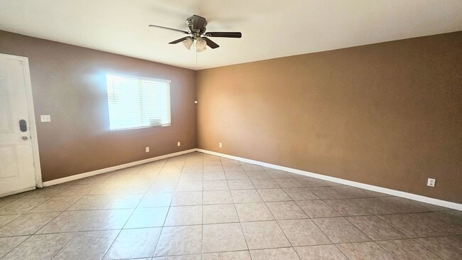 Building Photo - Mixed Used Residential and Commercial- Large Back Yard with Rolling Gate