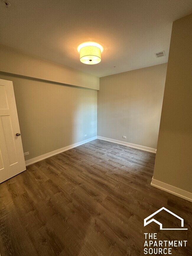 Building Photo - 1002 Crain St