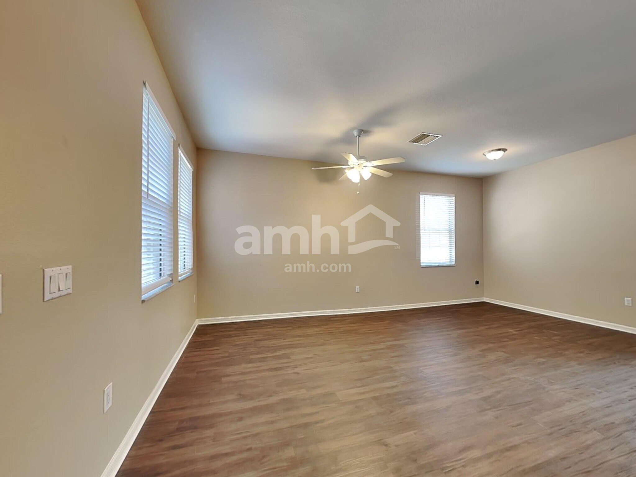 Building Photo - 10402 Boyette Creek Blvd