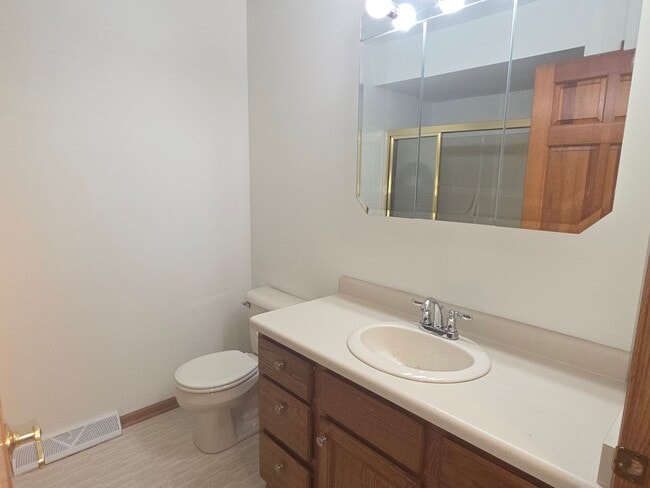 Building Photo - 3207 S Ridge Crest Ct