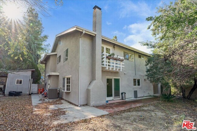 Building Photo - 20001 Gypsy Ln