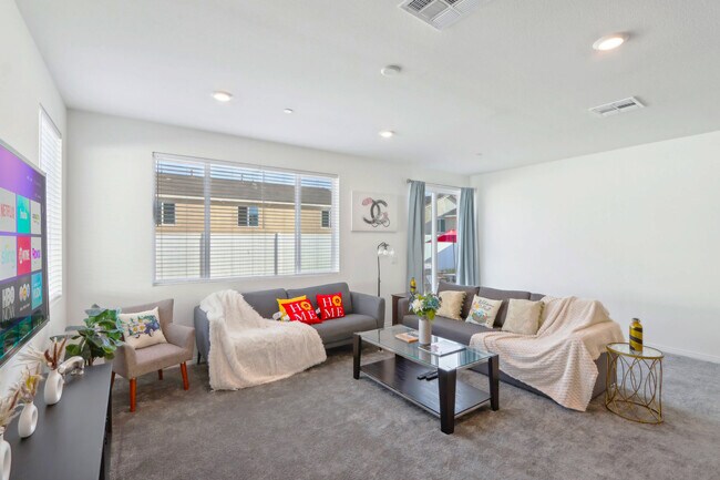 Building Photo - 30153 Truckee Cir