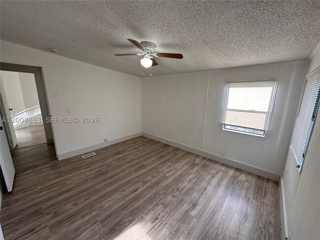 Building Photo - 3028 SW 50th St