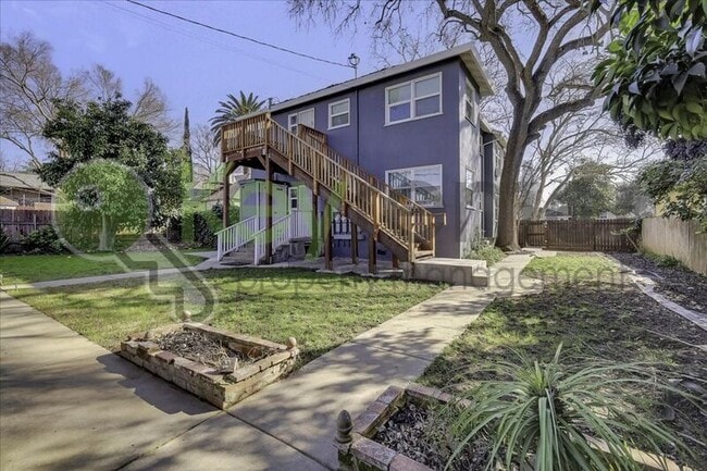 Building Photo - 1119 Lochbrae Rd