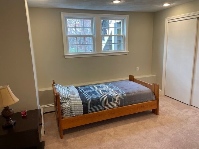 Building Photo - 2 Barrett Rd