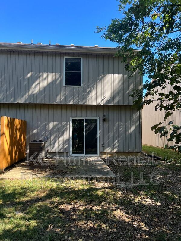 Building Photo - 5652 N Anita Ave