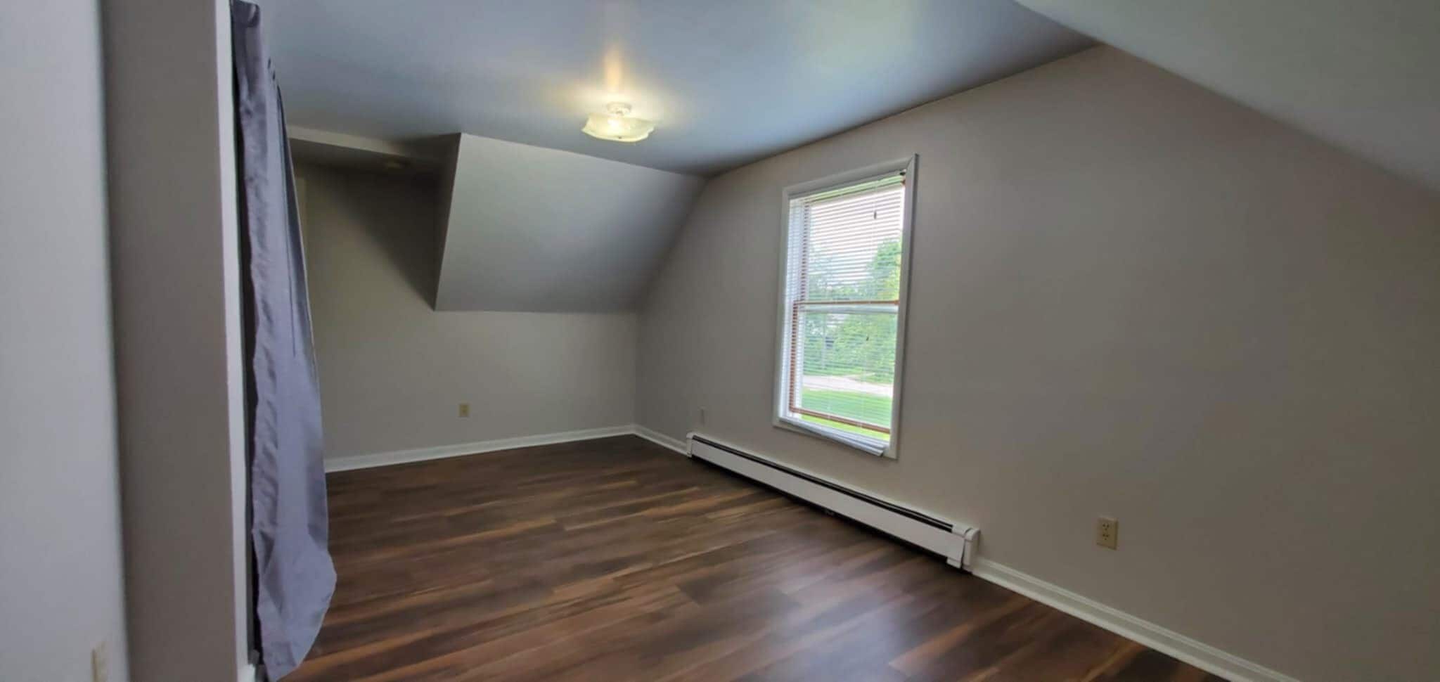 Bedroom - 209 N Prospect Rd