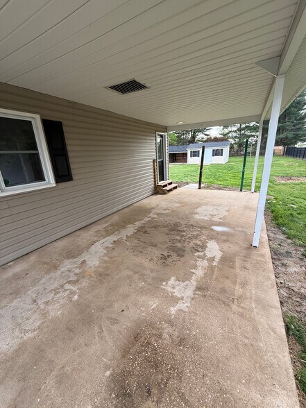 Building Photo - 17 Maloney Rd