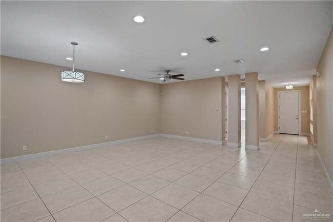 Building Photo - 1405 Ozark Ave
