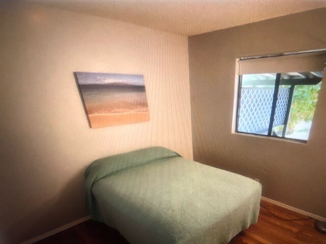 1st bedroom - 13 Waikalani Pl