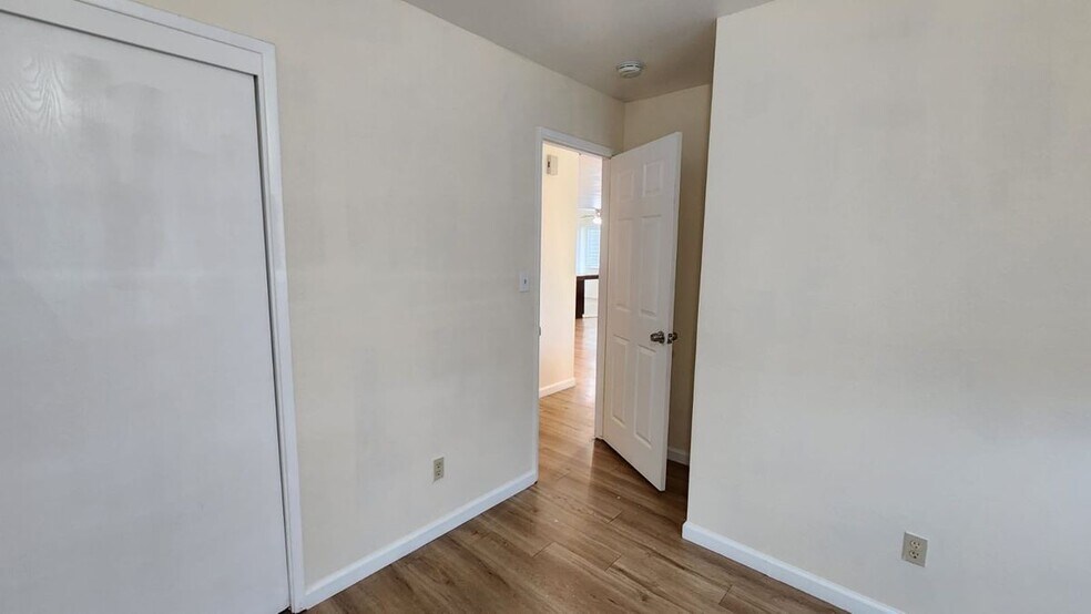 Building Photo - 1385 Wimbledon Ct