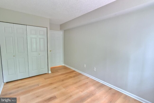 Building Photo - 11658 Stoneview Square