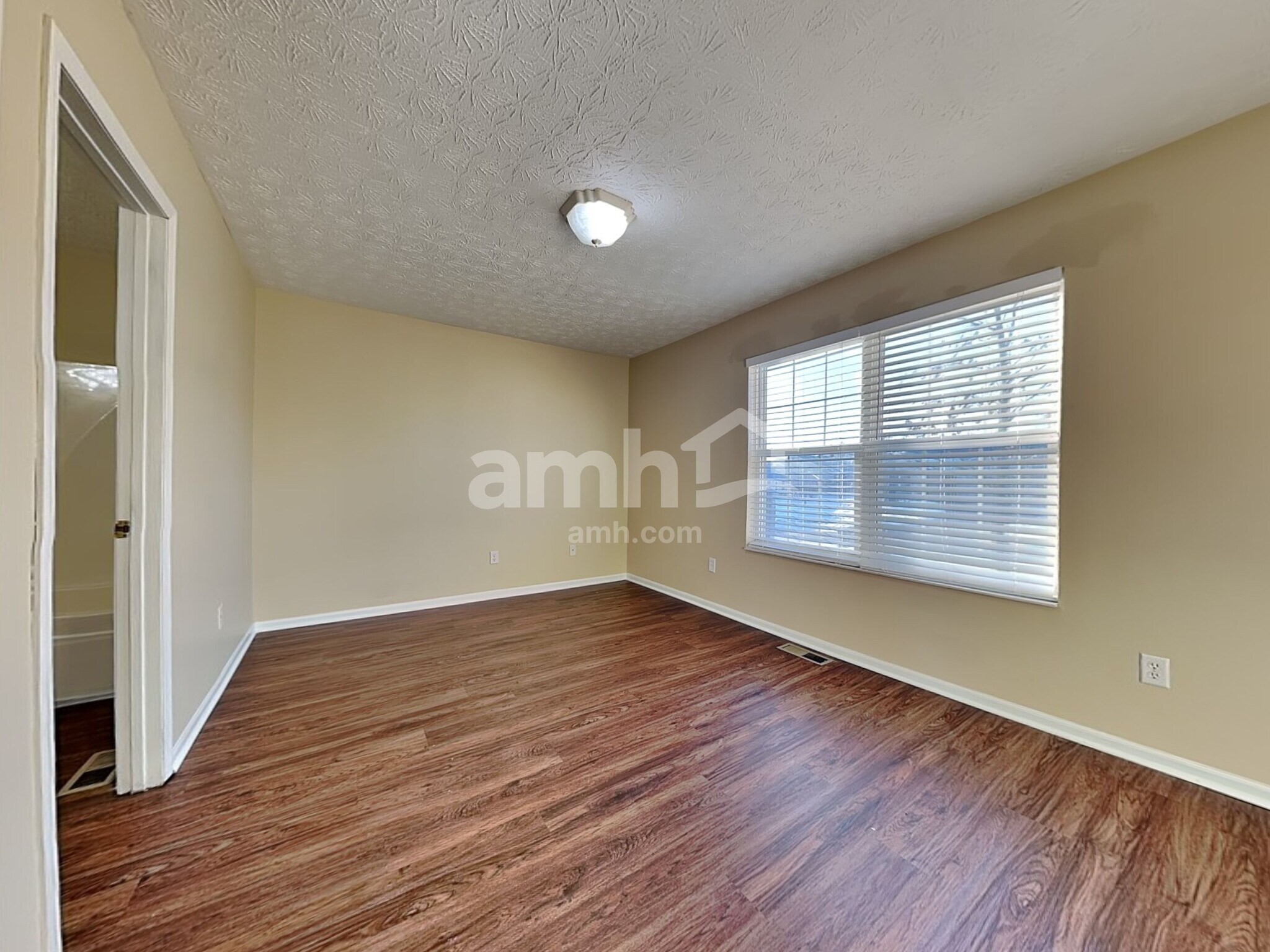 Building Photo - 427 Kreider Dr