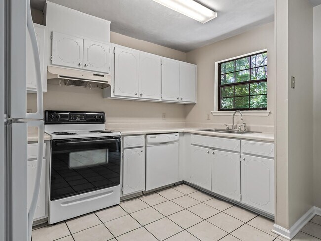 Building Photo - 8760 Minnow Creek Dr