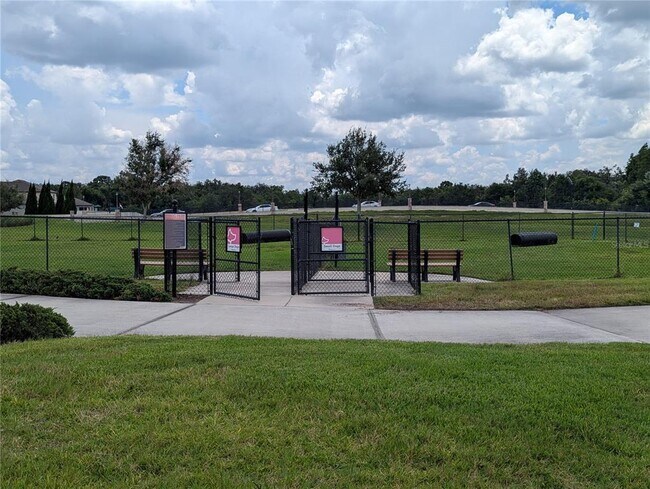 Building Photo - 16549 Mosaic Oar Dr