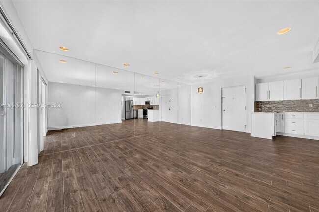 Building Photo - 3642 NE 171 St