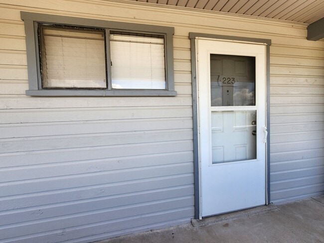 Building Photo - 580 Pleasure Island Blvd