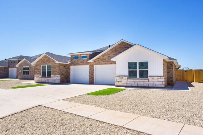 Building Photo - 2710 Roman Ln