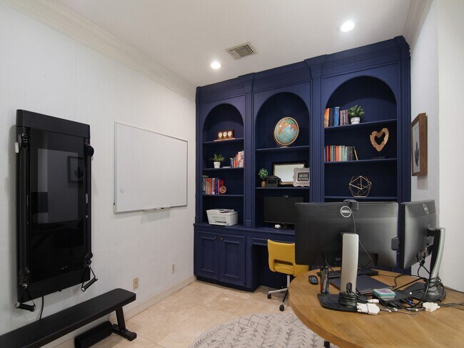 Building Photo - 25 Cokeberry St