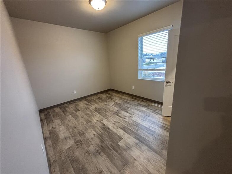 Building Photo - 320 Rising Star Ln