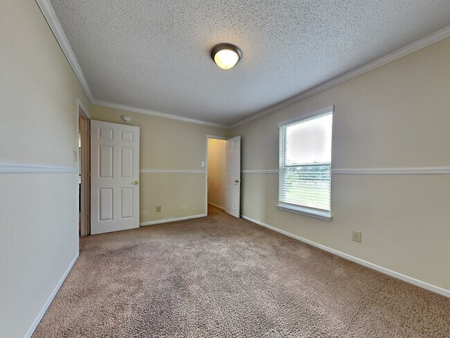 Building Photo - 3 bed 2.5 bath in Fishers!