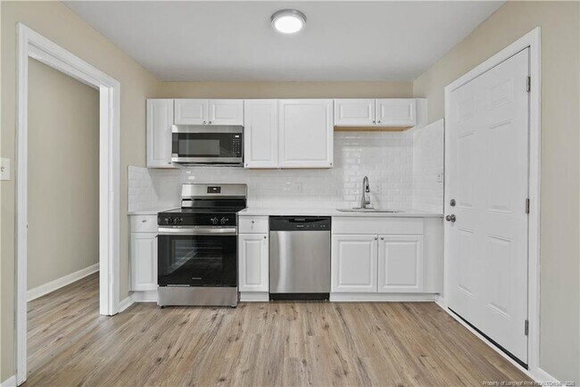 Building Photo - 709 Shambrey St