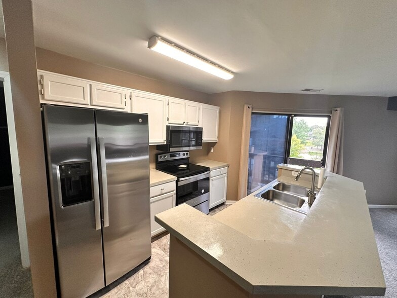 Building Photo - 8111 Cedar Glen Dr