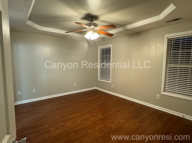 Building Photo - 1441 Aultroy Dr