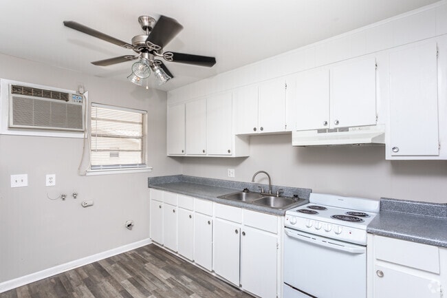 Interior Photo - Oakview Apartments