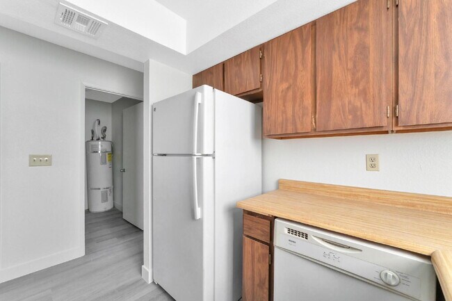 Building Photo - 2257 Exeter Dr