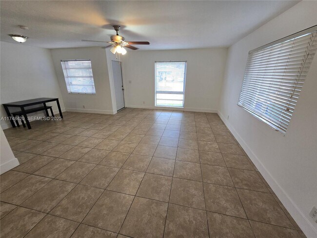 Building Photo - 812 SW 13th St