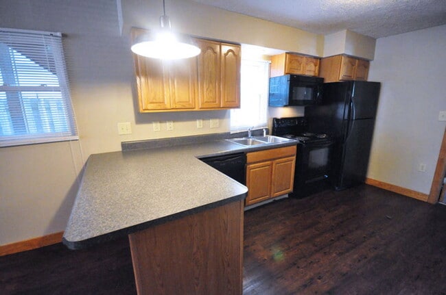 Building Photo - 61 McMillen Ave