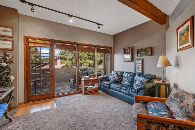 Building Photo - 2650 N Valley View Rd