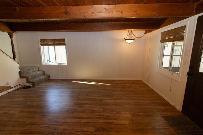 Building Photo - 3 Bedroom 2 Bath Gambrel Nestled in Big Bear City