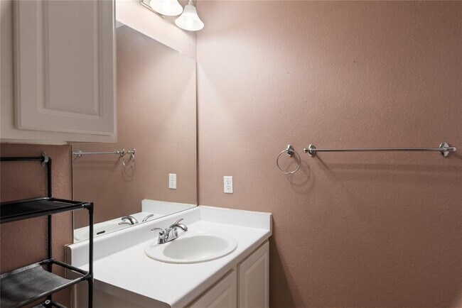 Building Photo - 1329 Amberwood Loop