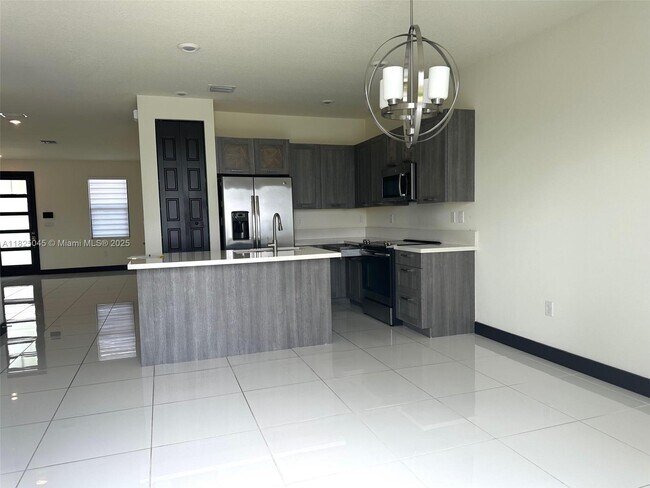 Building Photo - 15965 NW 91st Ct