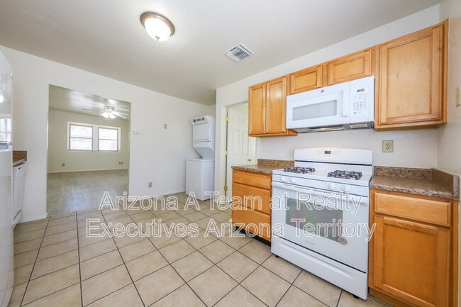 Building Photo - 1014 N 7th Ave