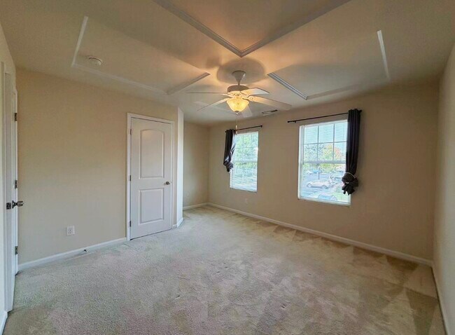 Building Photo - 12 Pocono Dr