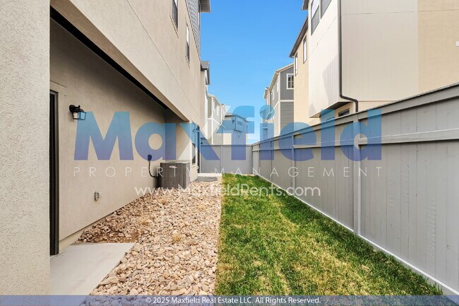 Building Photo - Brand New - Modern Living / 4BD 2.5 BTH 2GAR / Home in Lehi