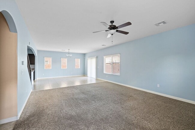 Building Photo - This very popular 2-story home floor plan ...