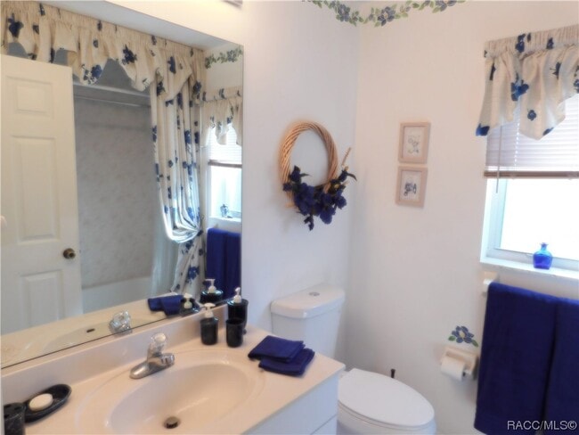 Building Photo - 2630 N Brentwood Cir