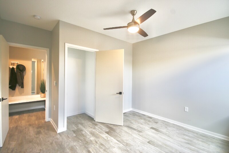 Building Photo - 2208 N Newhall St