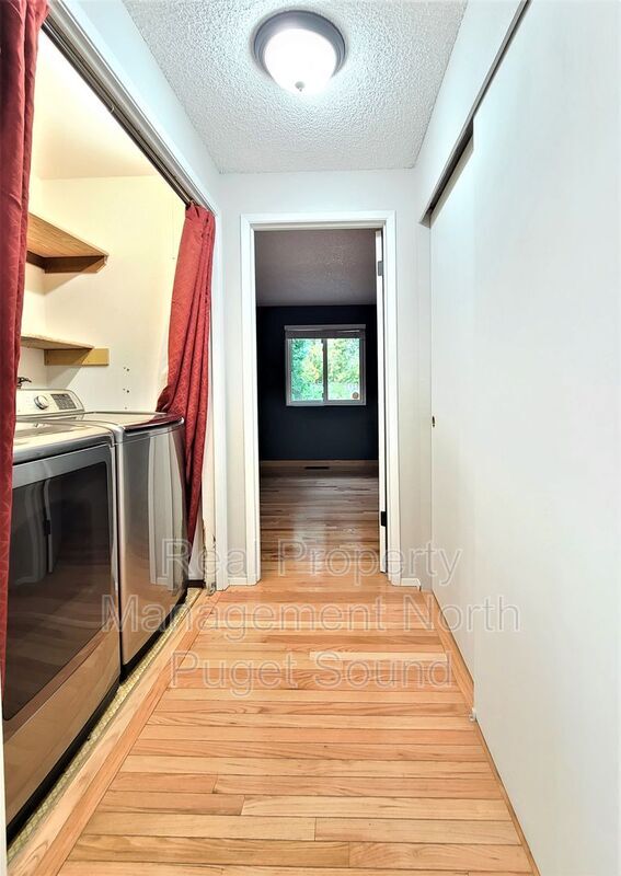 Building Photo - 7914 44th Ave W