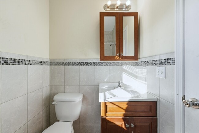 Building Photo - 109 Grant Ave