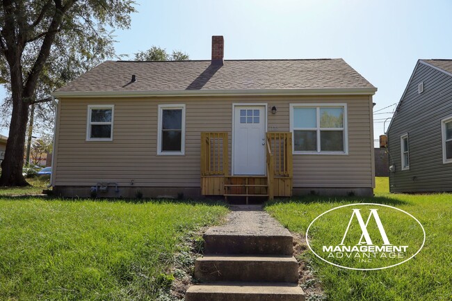 Building Photo - 2 Bedroom Single Family Home